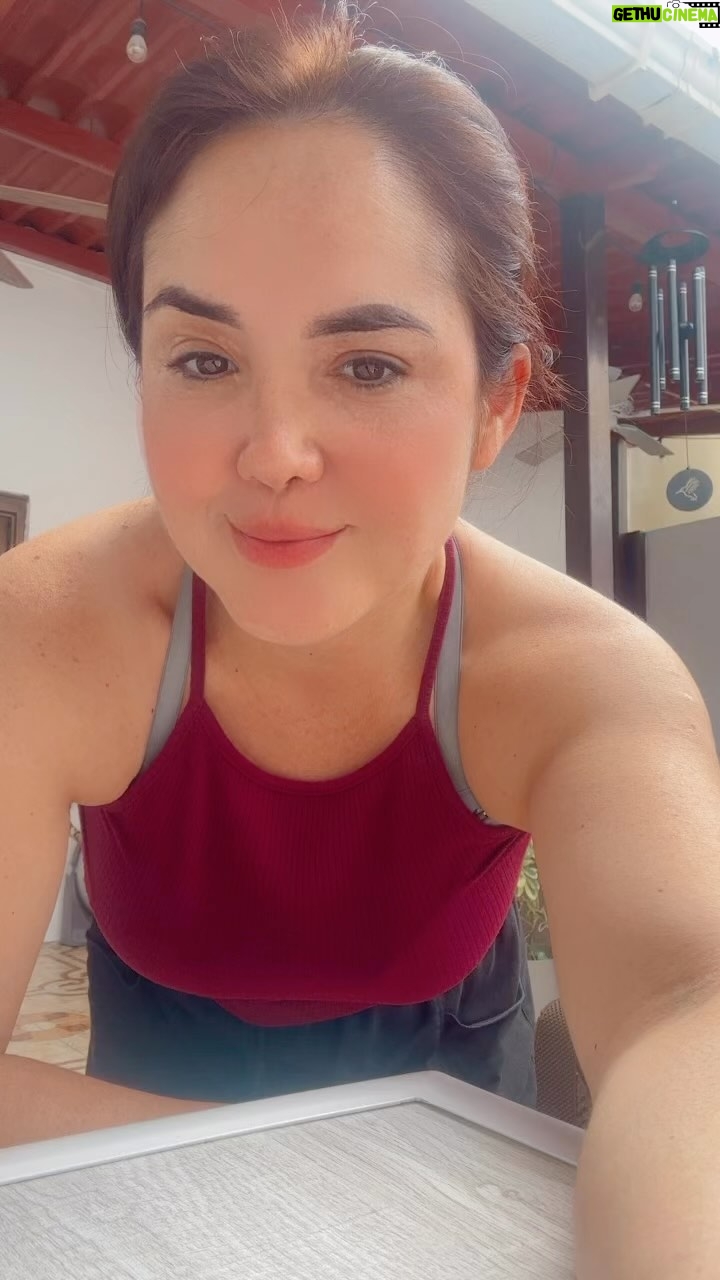 Claudia Camposano - 6.7K Likes - Ya saben ? Jajajaja 😝 Feliz Viernes