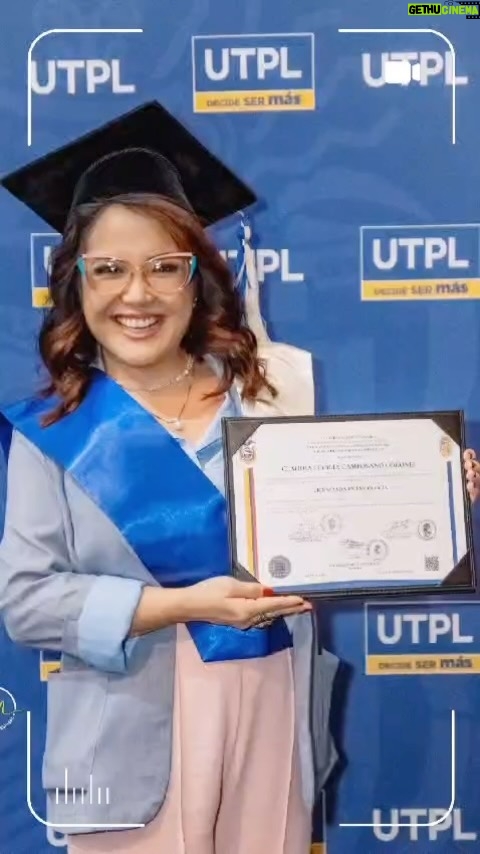 Claudia Camposano - 4.9K Likes - Les prometo que es la última! 🤣
Este video me lo hizo mi Negrito @fbottie con las fotos del momento exacto donde muestro mi Felicidad, con esto me demuestro que NUNCA ES TARDE. y que LOS SUEÑOS SE HACEN REALIDAD con DISCIPLINA, COMPROMISO Y CON DIOS EN LA VIDA ❤️
Gracias a mi Universidad @utpl @utplenlinea por haberme dado la hermosa oportunidad de estudiar y ser Psicóloga, mi segunda meta será mi Maestría 👩🏻⚕️
Mujeres podemos hacer todo lo que deseamos, somos poderosas , inteligentes , y con magia de surgir 💕
Fotos @luismorochofoto Gracias por haber captado mi mejor momento 🥳