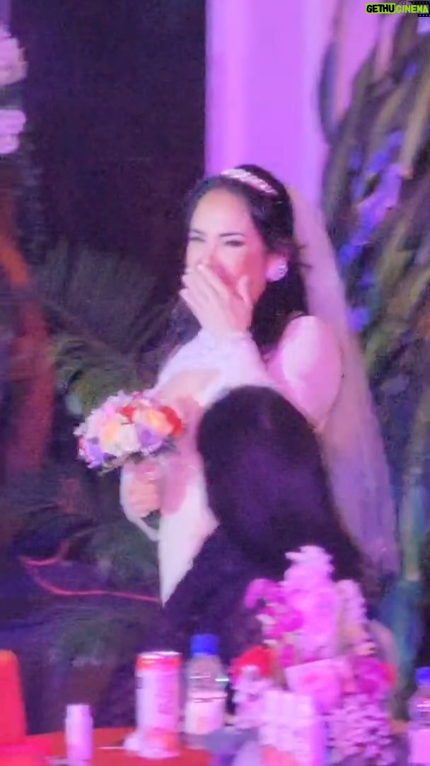 Claudia Camposano - 9.9K Likes - Hoy los espero en “La Gran Boda” quieren farrear en un matrimonio al puro estilo de nosotros los actores!!!
Pues vengan chicos !!! Hoy viernes, sábado 8pm y domingo 6pm
Parque Histórico Casa Hacienda
Entradas disponibles para HOY General $15 pero TODOS BAILAMOS Y BEBEMOS @sangriafiestabrava 🥳🥳🥳🥳🥳
Entradas en @meet2go o en la entrada a la obra
Ven y diviértete con nosotros !!!
Link de compra https://www.meet2go.com/ev/lagranboda