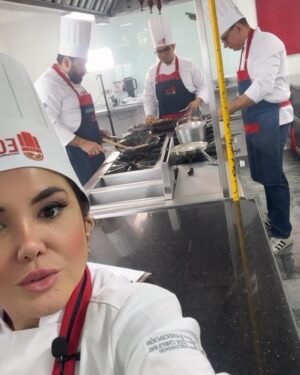 Claudia Camposano Instagram - ❤️❤️❤️❤️ @escuelaculinariadelasamericas @chrispja  @pamelamartillosaa @alexa_martillo Los Quiero Muchísimo ❤️❤️❤️