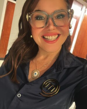Claudia Camposano Instagram - Pin del chef !! PRESENTE !!! @masterchefecuadoroficial