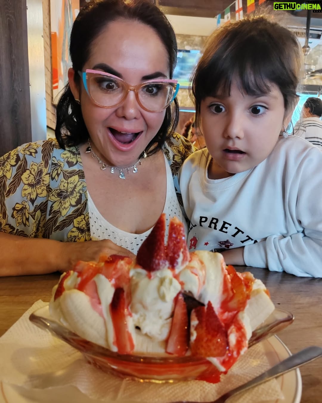 Claudia Camposano - 3.3K Likes - Nuestro San Valentín 💝 🍭🎊Juntitos es más bonito @fbottie y Amelie #15Febrero