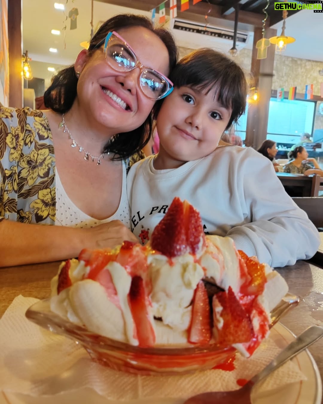 Claudia Camposano - 3.3K Likes - Nuestro San Valentín 💝 🍭🎊Juntitos es más bonito @fbottie y Amelie #15Febrero