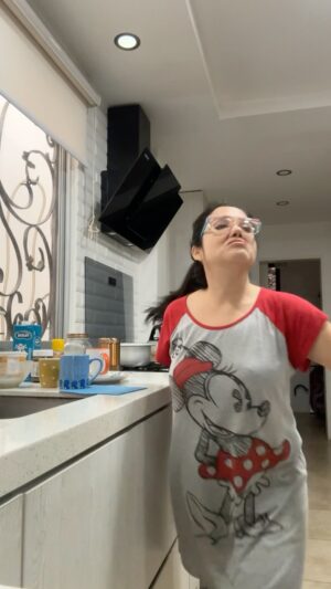 Claudia Camposano Instagram - Consejo Sano🥰😂 #Comedia