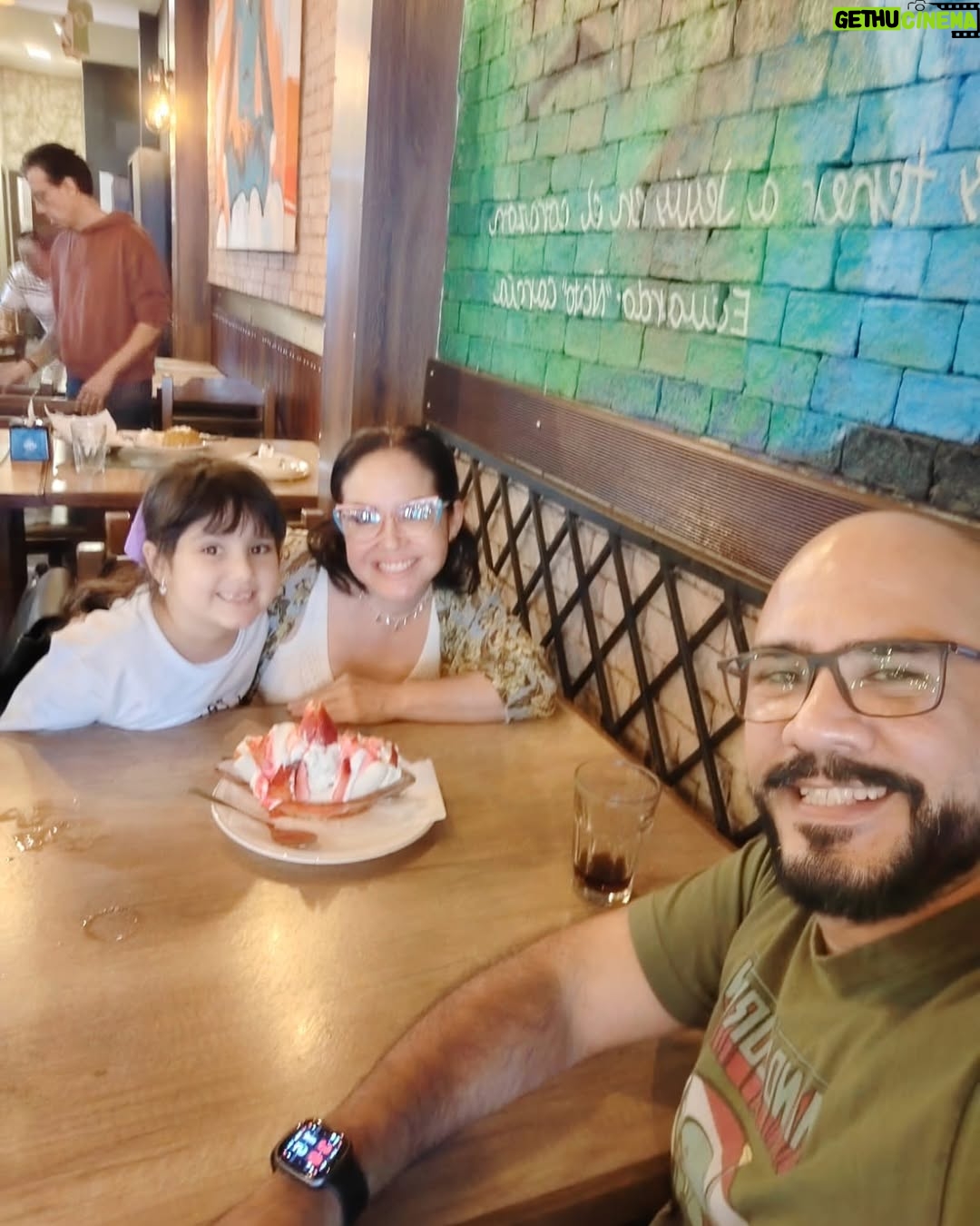 Claudia Camposano - 3.3K Likes - Nuestro San Valentín 💝 🍭🎊Juntitos es más bonito @fbottie y Amelie #15Febrero