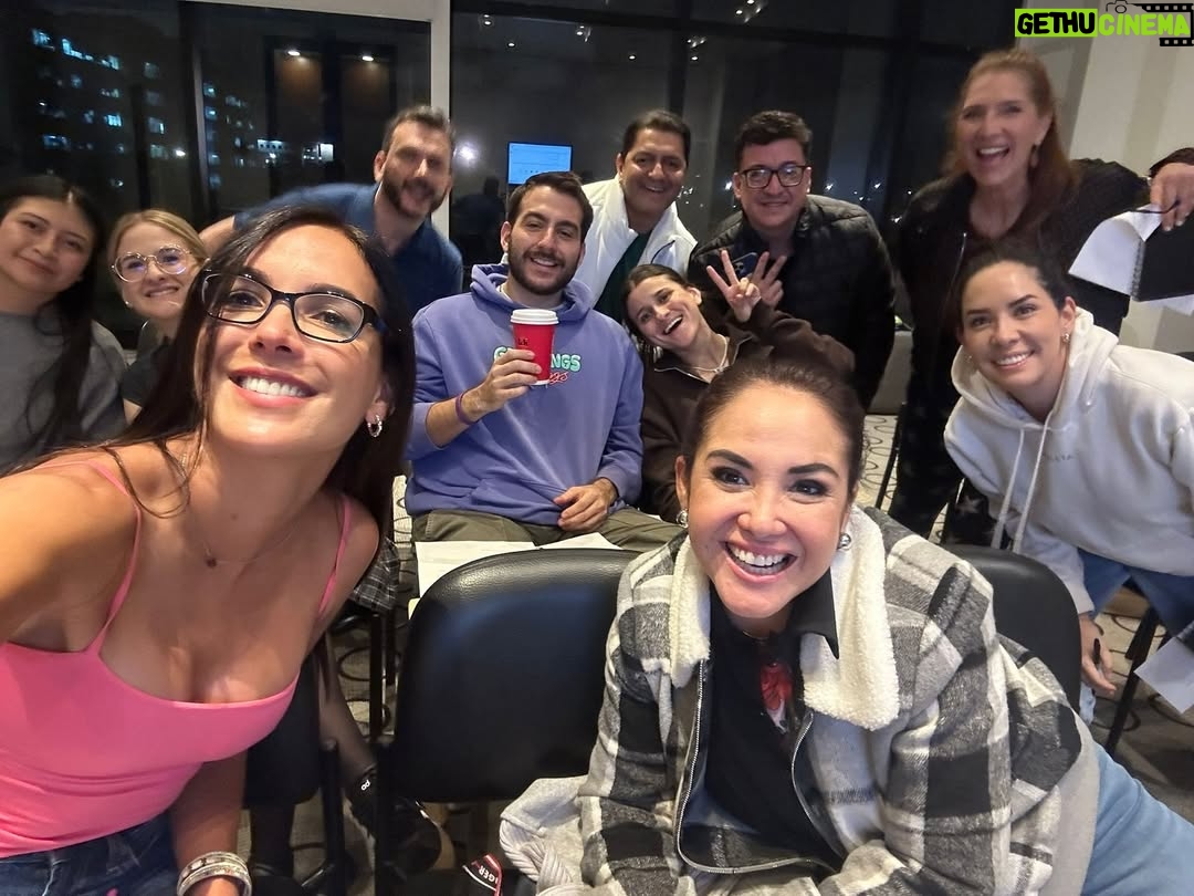 Claudia Camposano - 2.9K Likes - Estudiando ❤️ @flacaguerrerog @marrendonmusica @ale_boada @elyeka @christiannorrisec @baronesahats @avejaramillo @nustapicuasi_ @johntamusica @elbagonzalezr