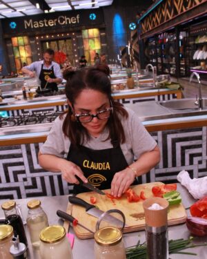 Claudia Camposano Instagram - Ay !! Diosito ando es Estresadita 😫😫😫😫😫 @masterchefecuadoroficial