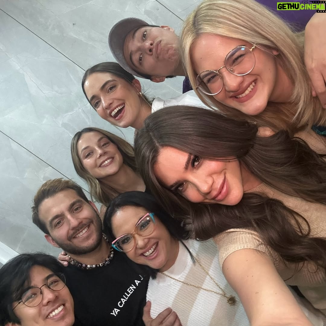 Claudia Camposano - 4K Likes - Juntitos ❤️