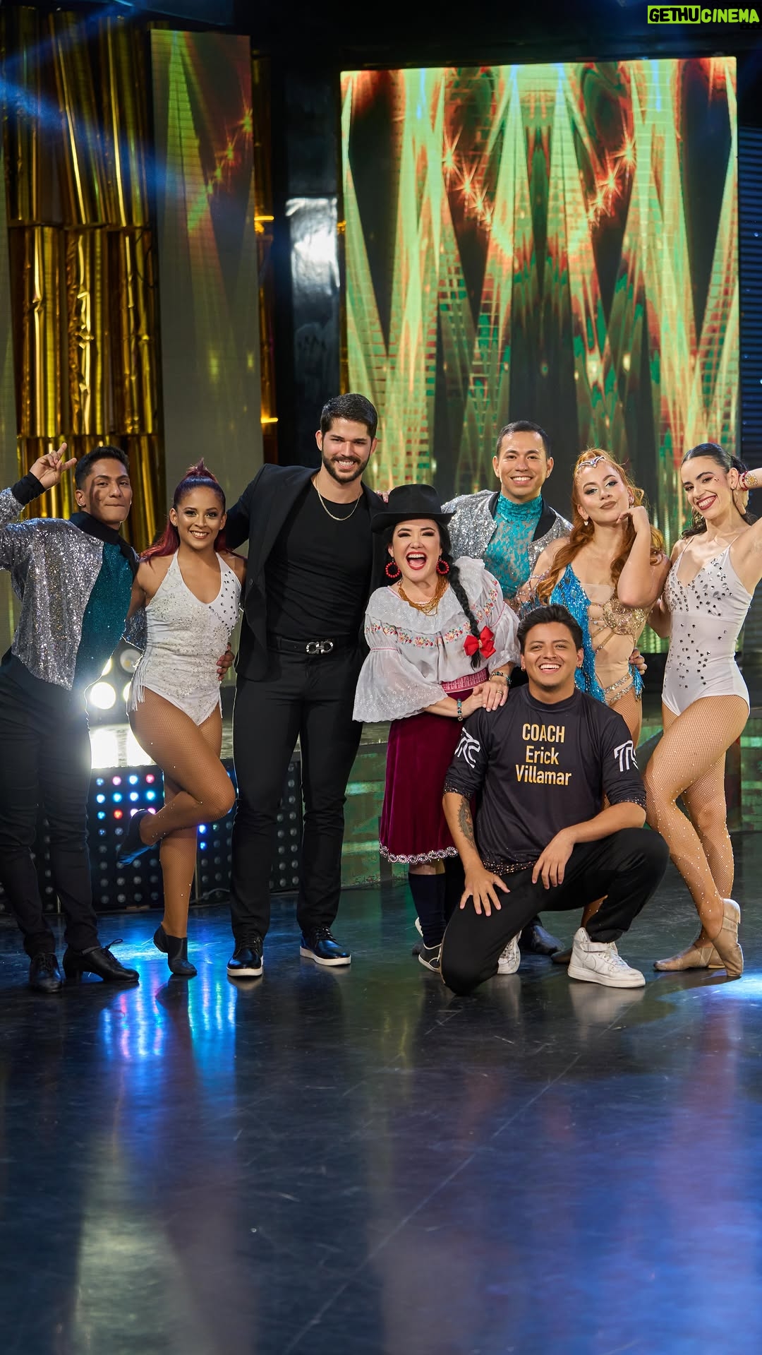 Claudia Camposano - 4.4K Likes - Les dejo por aquí este show que estuvo súper lindo junto a mi @claudiacamposano hermosa 🤩 gran talento 🫶🏻❤️
Gracias al coach y todo el Team
La actuación especial de @renier.izquierdo
Coreografía @k3nrick_
Team
@iambeatrizaquino
@antonellabarcia96
@eduardoaraujo_t
@miguelgiros