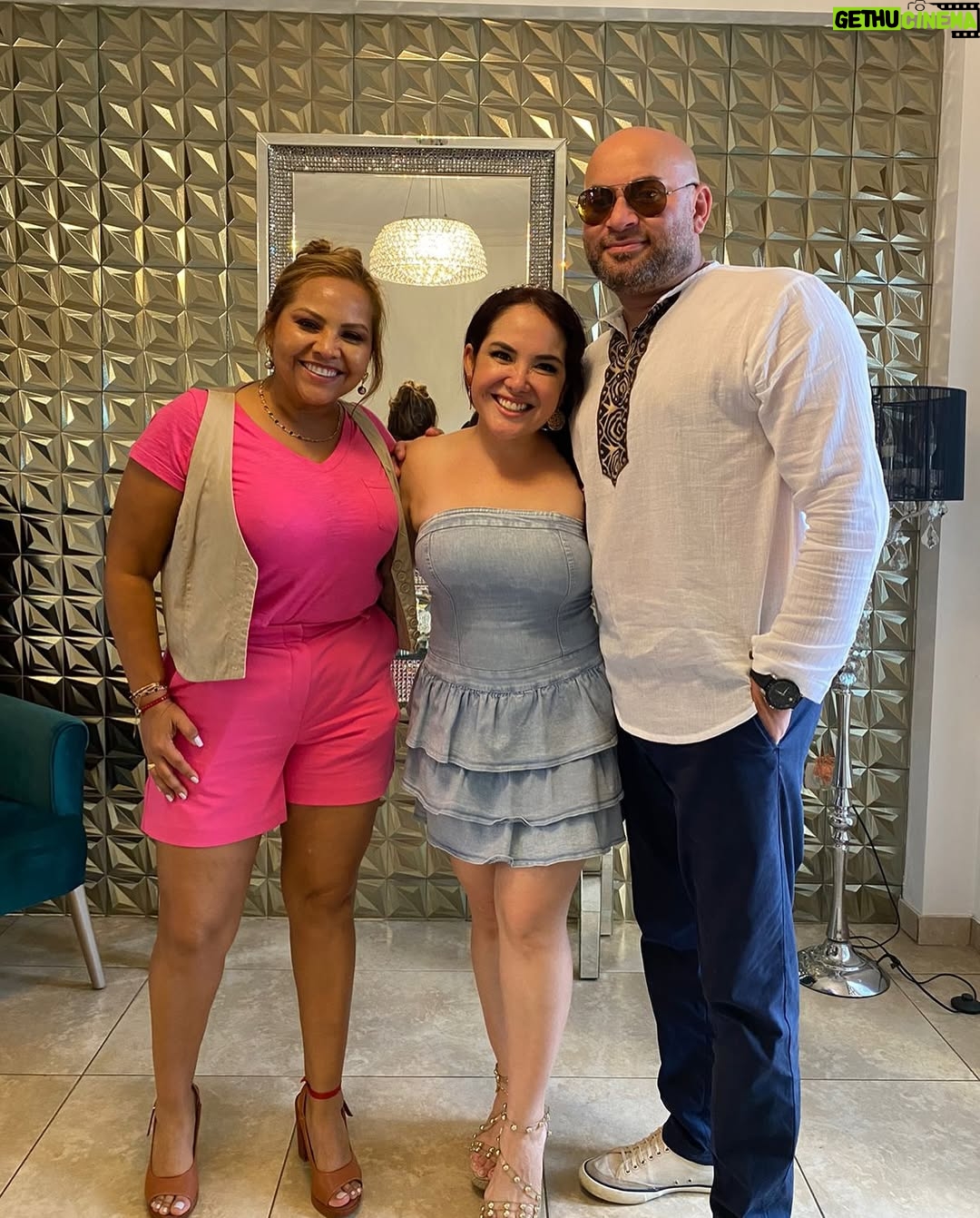 Claudia Camposano - 2.3K Likes - Having a friend who lives in the United States and who only comes to Ecuador to celebrate with you, that is priceless. Thanks my friend @bal_singh_1114 🥳🥳🥳🥳🥳
Los quiero mucho Hilda y Bal 🫶🏻🎉💕