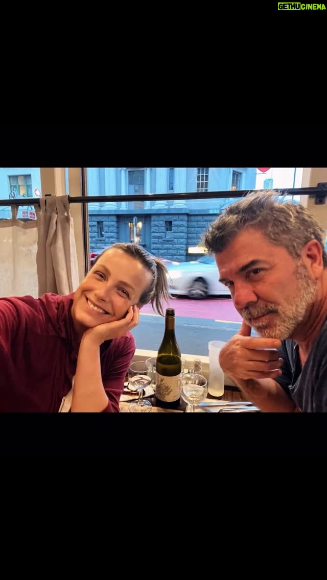 Claudia Conserva - 10.1K Likes - Un abrazo a todos los que han sentido , sienten o sentirĆ”n AMOR ( o sea todos) šen cualquiera de sus formas.
En esta publicación me inspirĆ© con la mĆŗsica de #karatekid cuando tenĆa 10 aƱos y querĆa enamorarme.
Hoy, con 51 confieso que he amado.
Tengo suerte, me aman todos los que me rodean, me aman y me lo hacen sentir en cada momento. @pollolibre66 es mi karate Kid y me hace ā La Grullaā cada maƱana
š ššš Feliz DĆa ā¤ļø
La conocen? 𤣠#danielsan #grulla #miyagi
#happyvalentinesday #amor #ralphmacchio