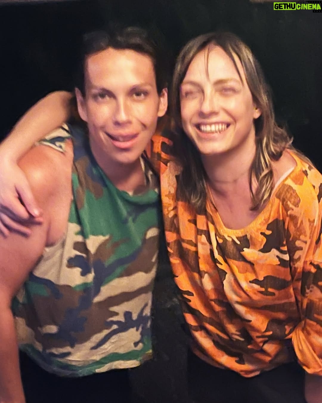 Claudia Conserva - 23K Likes - Despedida 2024 , comida hecha en casa, rica, ritos, deseos , familia, uvas, parrón, tatuajes de protección, Año Nuevo en Casa Carrara @pollolibre66 @lafranconserva #adios #tatoo #protección #hastasiempre2024 #avanzando #añonuevo #2025 #limoncello
