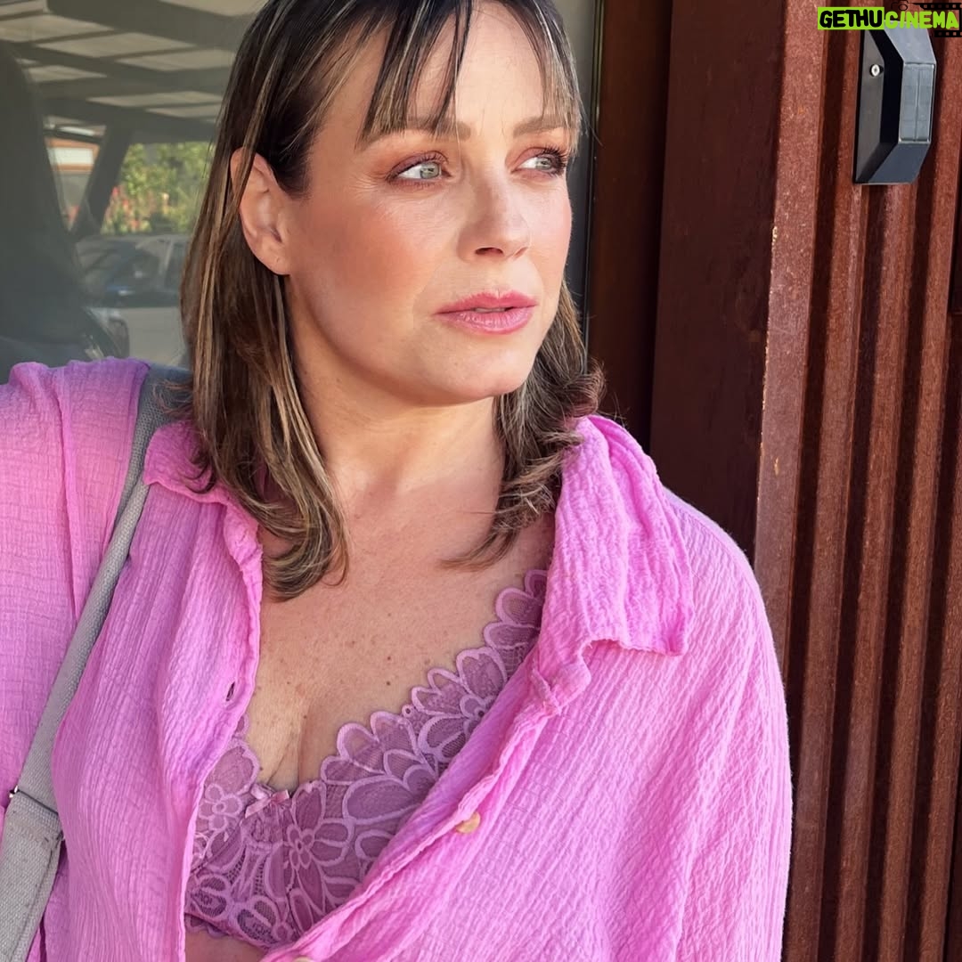 Claudia Conserva - 9.2K Likes - Buscaba un traje de baño en @floreschile y me encontré con muchas sorpresas, además de su lencería variada en colores, texturas, tallas etc
Me llamó la atención que tienen modelos de sostén para mujeres que producto del cáncer de mama debieron realizarse una mastectomía,, para mujeres que están amamantando, calzones especiales para el ciclo en fin, hay de todo hasta pantuflas!
Me gustó este tipo de sostén que se ve lindo con una camisa un poco abierta, nunca había tenido uno así… Ahora tengo tres …
Negro, rosa, verde. #lenceria #sosten #mastectomia #lactancia #ciclo #pijamas #flores
