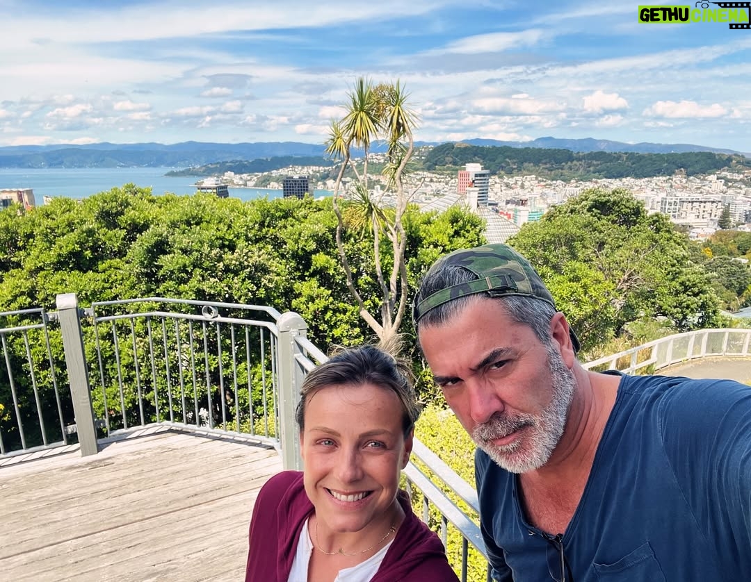 Claudia Conserva - 23.7K Likes - Pololeando en Jardín Botánico de Wellington, que maravillosos los árboles, los jardines, las flores. Existe una preocupación impresionante en todos los lugares que hemos conocido por mantener podados los cercos verdes, hacer arte con la naturaleza, cuidar cada detalle…
Love you @pollolibre66 ❤️
#parque #jardin #botanico #arboles #flores #naturaleza #vida #detalles #newzealand