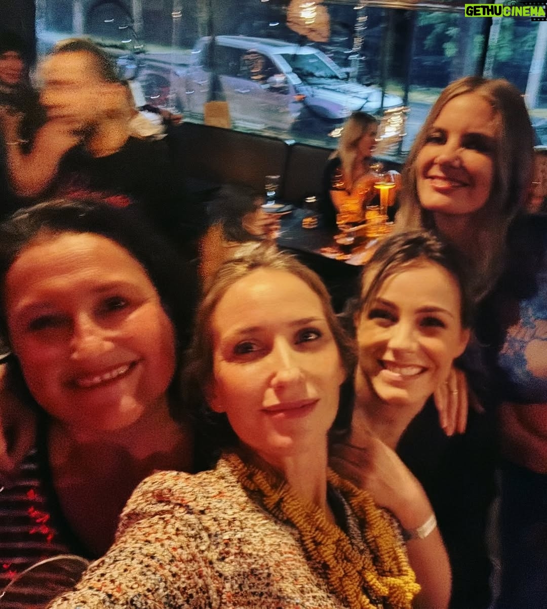 Claudia Conserva - 18K Likes - La Queen @rubiayguachaca celebró los 40 junto a sus amigos! Solo puedo decirles que esta mujer está en su mejor momento, hermosa a más no poder , divertida , exquisita como es ella siempre.
Te queremos mucho Javi,
Gracias por tu amistad 💫
@pollolibre66