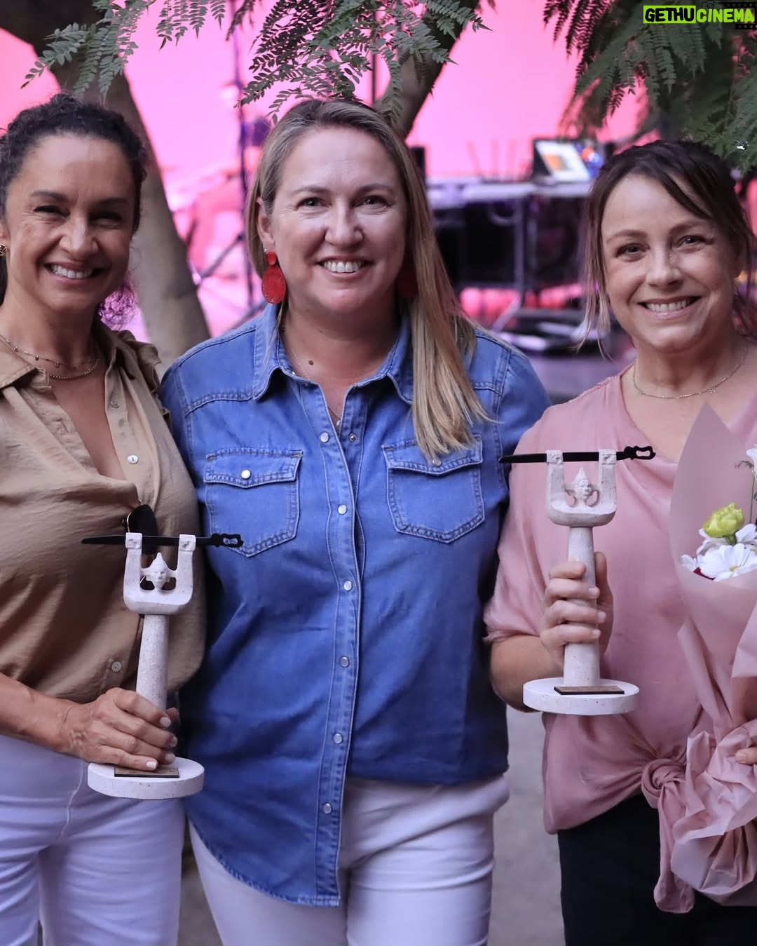 Claudia Conserva - 10.4K Likes - Hoy #8m #diainternacionaldelamujer me siento tan contenta de haber conocido a muchas chiquillas en #colina mujeres emprendedoras, madres, #docentes #deportistas #jefas representando a miles de mujeres de todo nuestro país.
El mundo conmemora el Día Internacional de la Mujer, gracias a todas, gracias por el reconocimiento, muy lindo y emocionante !
Gracias alcaldesa
Un abrazo a todas mis seguidoras 💫@isabelmargarita_valenzuela @municolina #mujer #día #igualdad @mirandaclau5678 @pollolibre66