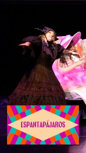 Connie Ballarini Instagram - MIMICAME LA PALABRA PERO SIENDO PRINCESAS…O ESO CREEMOS😂😂

⚠️ Todos los martes podes vernos presencial en @elnacionalsancorseguros 20:30 hs o por streaming desde tu casa!

‼️Toda la info y para sacar las entradas en @plateanet presencial y @passline_argentina streaming 

Somos @laschicasdelaculpa 💜 
@connieballarini 
@fermetilli 
@mguinzburg 
@nataliacarulias

Gracias a todo nuestro equipo 💘

Voz en off @palidonato 
@chichoscillone 
@_s4il0rx_ 
@sincorteba 
@juanbselva 
@edgardoarielalba
@manudonamari
@micalabanca
@paolo_sambrini
@aagusnieto