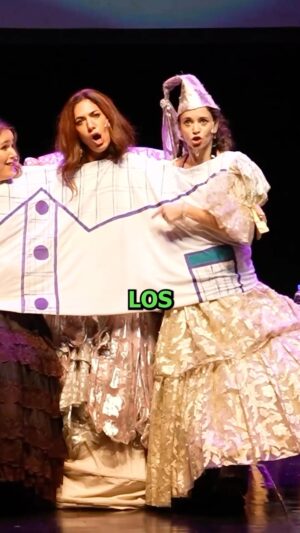 Connie Ballarini Instagram - Sale la GIRA KARAOKERA de @laschicasdelaculpa !???

 🎭 Nos vemos hoy martes 20:30hs en el @elnacionalsancorseguros  Función presidencial AGOTADA pero pueden vernos x Streaming dsd sus casas !🏠 
‼️ Sigue vigente el COMBO 5x2 en Streaming. Te llevas los 5 Streaming del mes al precio de 2 
Adquirilo en nuestra página www.laschicasdelaculpa.com 

Somos 
#LasChicasDeLaCulpa 
@fermetilli 
@mguinzburg 
@nataliacarulias 
@connieballarini