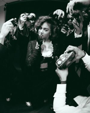 Cravetay Instagram - IT’S MY BIRTHDAY 🖤📽️🎈thank you god for another year & more blessings! #piscesseason 

Photography by: @farisislegendary 

S/o to my male paparazzi as well :) 

Inspiration: #dolceandgabbana #ciaocampaign #marilynmonroe #kimkardashian