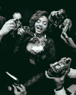 Cravetay Instagram - IT’S MY BIRTHDAY 🖤📽️🎈thank you god for another year & more blessings! #piscesseason 

Photography by: @farisislegendary 

S/o to my male paparazzi as well :) 

Inspiration: #dolceandgabbana #ciaocampaign #marilynmonroe #kimkardashian