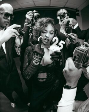 Cravetay Instagram - IT’S MY BIRTHDAY 🖤📽️🎈thank you god for another year & more blessings! #piscesseason 

Photography by: @farisislegendary 

S/o to my male paparazzi as well :) 

Inspiration: #dolceandgabbana #ciaocampaign #marilynmonroe #kimkardashian