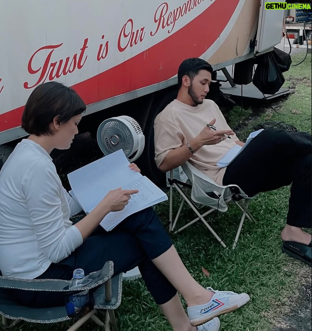 Cristina Suzanne - 3.3K Likes - Makan popcorn, rendang, lontong, soto sambil tengok @babahfilm dah ada dekat @netflixmy š¤
Terima kasih pada semua yang menonton. Weeee yahooooo yabedabeduuuuuu!!