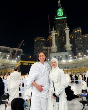 Cut Meyriska Instagram - MasyaAllah diberikan kesempatan untuk mengunjungi Rumah mu Ya’Allah 🤲🏻
Berikan lah Kami Semua Kesehatan dan Lindungi Kami Selalu Ya’Allah 🤲🏻

Semoga Semua yang Ingin Ke RumahMu dimudahkan dan dilancarkan Ya’Allah 🤲🏻
Aamiin 🤲🏻

@hananiagroup.id 

#masyaallahtabarakallah 
#Mekkah
#Umroh
#RogerChikaJourney
