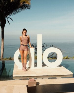 Cydney Moreau Instagram - In paradise with @alo 🇲🇽 @oomandarina