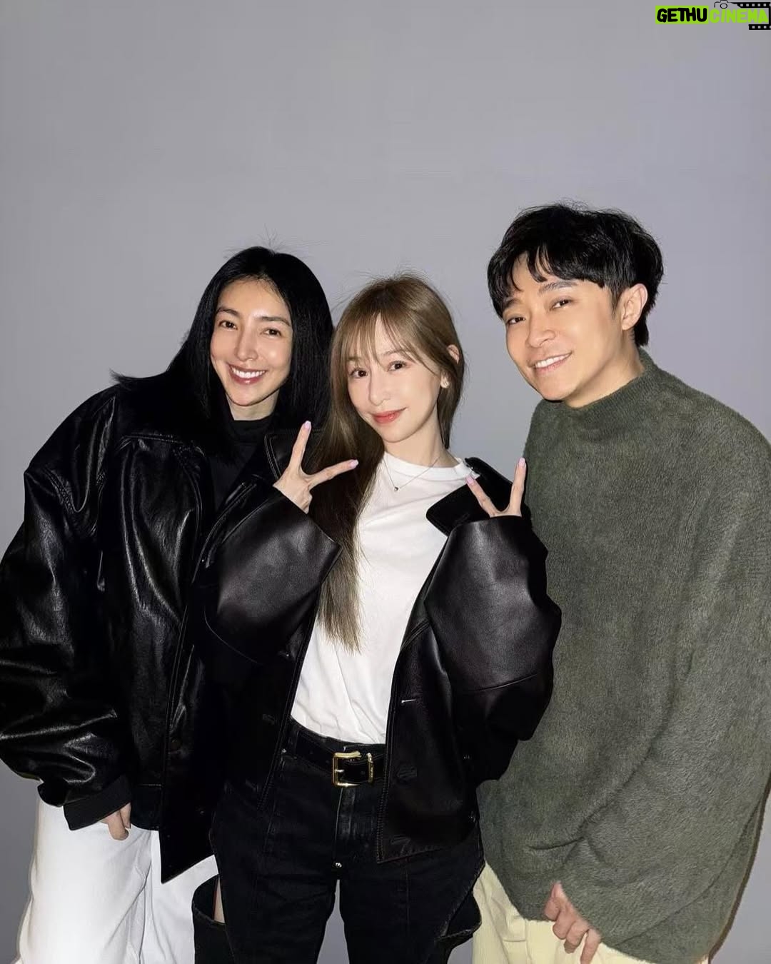 Cyndi Wang - 20.2K Likes - 忙裡偷閒的小聚🍣🥢
好朋友在一起,怎麼樣都開心🥳
#見面吧就現在