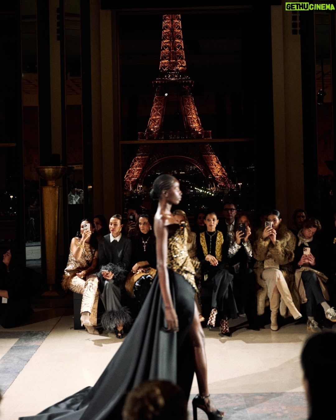 Cynthia Khalifeh - 22.1K Likes - pfw 🖤