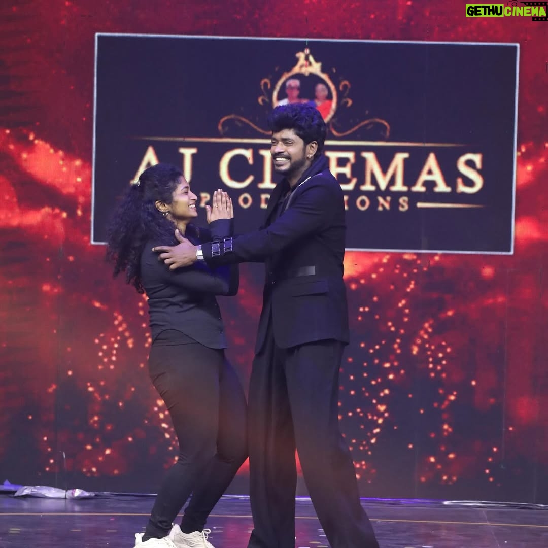 Cynthia Vinolin - 100K Likes - My Legend š„
@iamsandy_off
My Sanku papa ā¤ļø
A Mentor who stands with me, who admires my growth and strength, I am so grateful for having shared the dance floor with you, every time in my life..!
This is where I was nurtured and made to live the reality of a disciplined lifestyle, that has taught me to live,dance, determined, sweat, innovate and cherish š„šÆāØ
I am a proud Sishiyai š of Sandy master ...!
Totally a Man with a Precious Heart ā¤ļø
Thanks to My Azlagana Amma @ponmani_davis
My Thangamana Akka @dorathy_sylvia23
šEn Anbana Appa @davis.raj.71
And My world @suzzannahmichelle @shawnmichael.s.d for letting me continue my passion and respecting my work ā¤ļøāؚƚ„š§æ
Thanks to @blacksheeptamil
For capturing this precious moment āØ
#cynthiavinolin #sandymaster #dance #cyndysdancestudio #sandysdancestudio #peace #happiness #family #chennai
