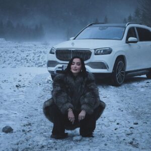 Dafina Zeqiri Instagram - 😋 SWIPE deri n’fund….

Muni me m’sha sa tdoni ju..
Fjalt i ndrroni kur mtakoni mu
Un e di fantazoni ju..
Edhe ti e ai dyt em doni yuh

#TheAbsoluteVol1 #Putain