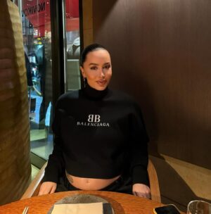 Dafina Zeqiri Instagram - Lost in the right direction