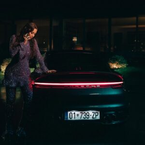 Dafina Zeqiri Instagram - Ku je?!