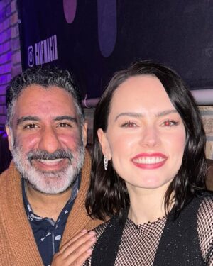 Daisy Ridley Instagram - Couldn’t have been happier to be back at SXSW, where we premiered We Bury The Dead! Such a thrill to share the movie! Also… ELMO! 
@samanthamcmillen_stylist @piaaungstylist @hairbyjohnd @laurenandersen got me scrubbed up! Thank you!!! ❤️❤️❤️
@emsteinyyy @shelbyweiser @ericadmartelli ❤️❤️❤️