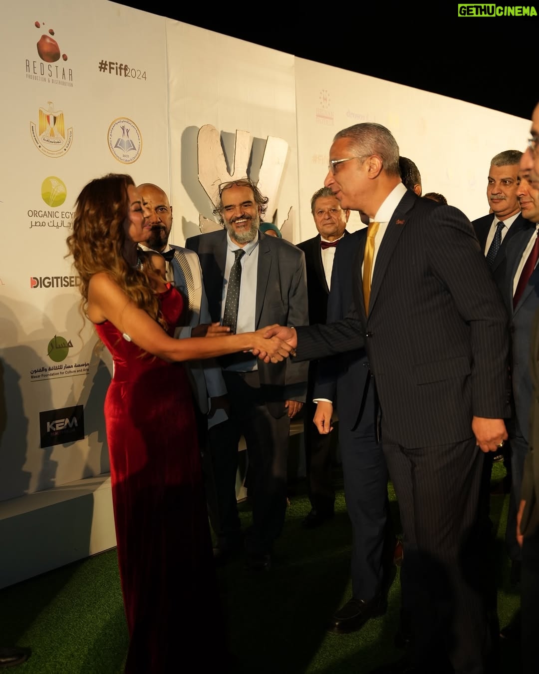 Dalia Mostafa - 1K Likes - إطلالة مميزة ومبهرة لعضوة لجنة التحكيم الفنانة “داليا مصطفى” على السجادة الخضراء، خلال فعاليات دورة الافتتاح لمهرجان الفيوم الدولي السينمائي💚🎥
Impressive and elegant look of our jury “Dalia Mostafa” on our green carpet on our opening ceremony of the first edition🎥💚