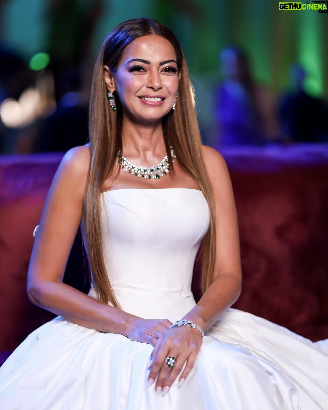 Dalia Mostafa - 3.9K Likes - How BEAUTIFUL! @daliamostafaac āØāØāØ
From the closing of @elgounafilmfestivalofficial #gff24
Dress @tayacouture
Styling @lamiskhalil_ @stylingbylk
Mua @erenyhalimoror
Hair @alsagheersalons @minasoobhyhairstylist
Jewelry @glamour.jewellery
šø @norayoussef_photography
#redcarpet #closingceremony #angel #look #cute #elegant #eveningdress #gounafilmfestival