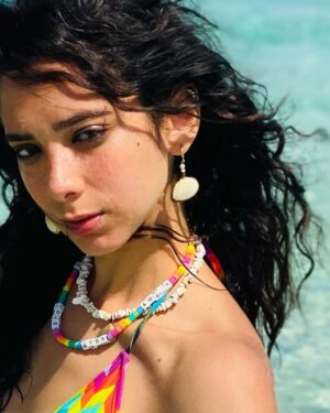 Dalia Shawky Instagram - 🐚 🌊🧜🏼‍♀️☀️🎨🌈 يومكم ملون و لذود! 
A colorful splash across your feed to make your day a little more playful. 🤭 #SummerIsHoly #TheBeachIsMyLover