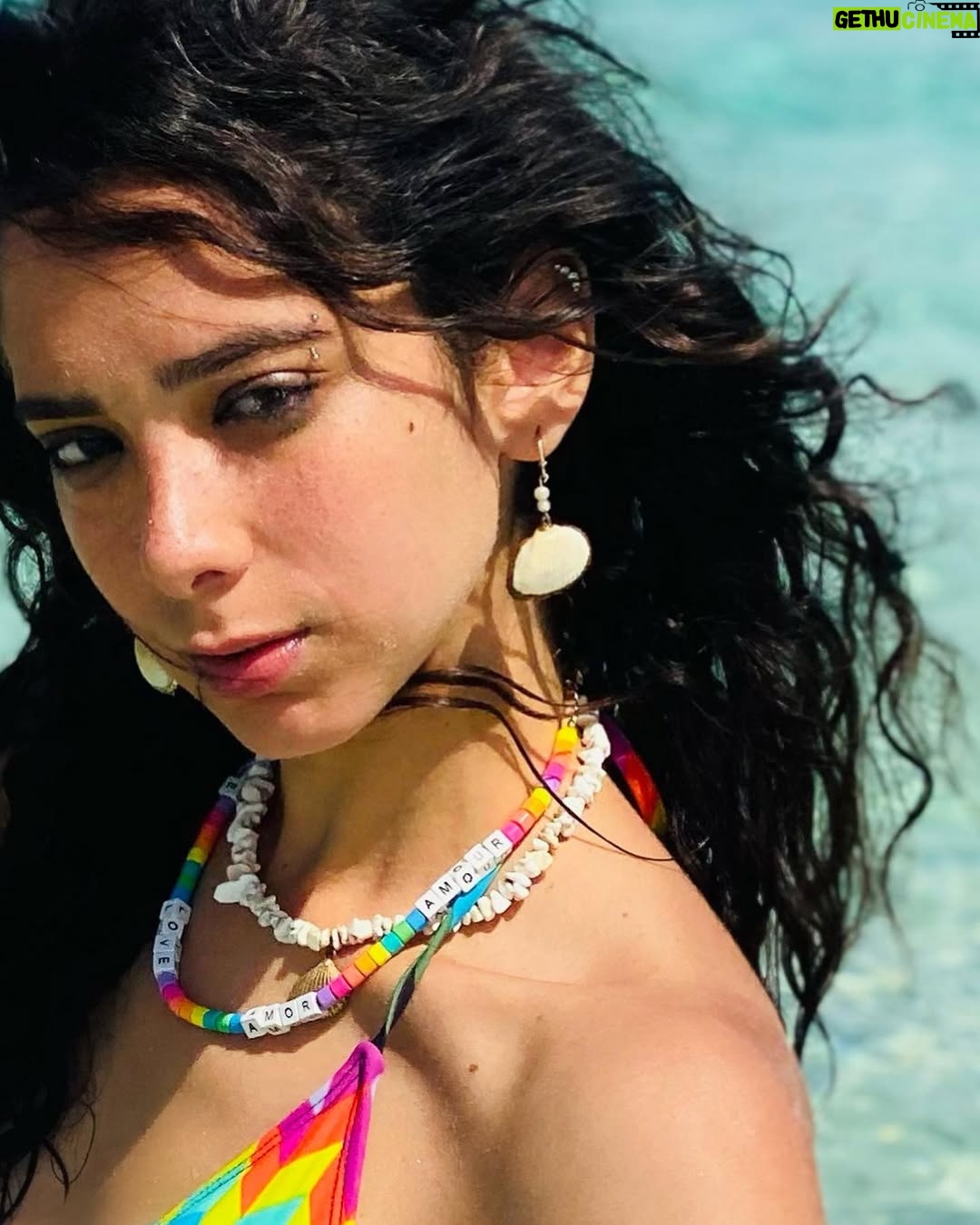 Dalia Shawky - 48K Likes - 🐚 🌊🧜🏼‍♀️☀️🎨🌈 يومكم ملون و لذود! 
A colorful splash across your feed to make your day a little more playful. 🤭 #SummerIsHoly #TheBeachIsMyLover