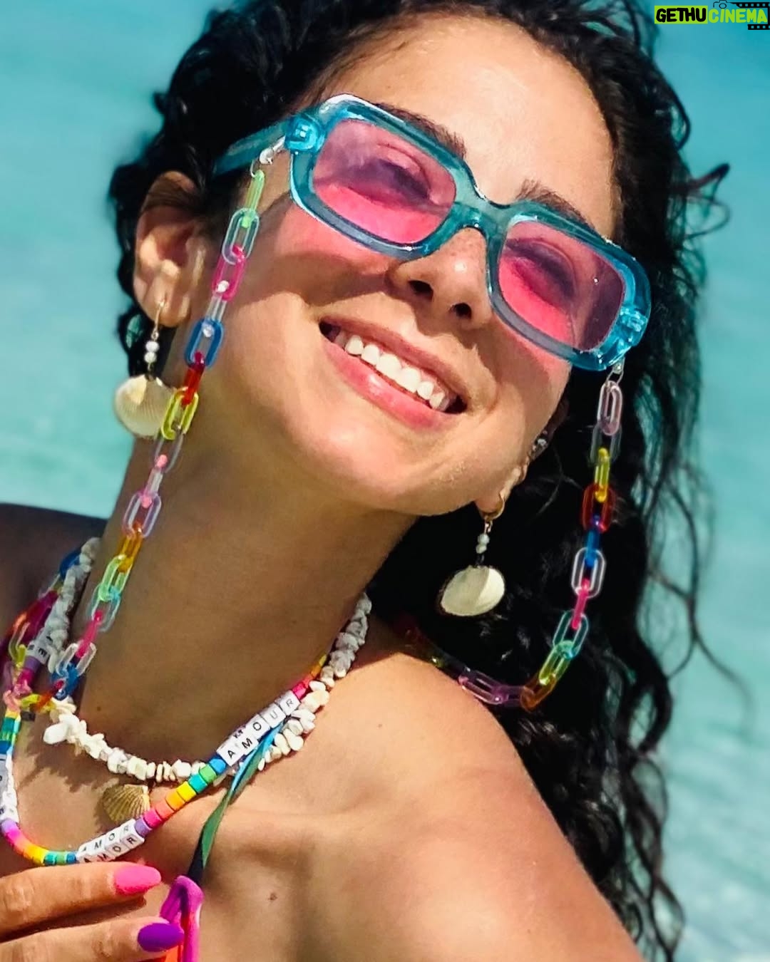 Dalia Shawky - 48K Likes - 🐚 🌊🧜🏼‍♀️☀️🎨🌈 يومكم ملون و لذود! 
A colorful splash across your feed to make your day a little more playful. 🤭 #SummerIsHoly #TheBeachIsMyLover