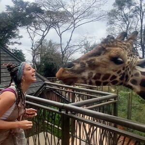 Dalia Shawky Instagram - KENYA! 🦒🦓🐅🦣🐆🌿

Here’s to making a life-long dream of mine become a reality. Beyond ecstatic to go on this adventure of a lifetime. YOLO 🥹⚡️

Swipe more to see my besties Eddie and Betty .. 
Eddie و شوفوا 
و هو بيسمع اسمه و بيسمع كلامي و يجيلي 
و قصة حبنا اللي اول صفحة اتكتبت فيها انهارده 🤭
اتهورت و عملتها.. 🙈

علاقتي بالزرافة علاقة بحبها اوي.. من و انا صغيرة ناس كتير اوي كانت بتقعد تتريق عليا و تقولي ان رقبتي شبه الزرافة.. كانوا بيقولوهالي بطريقة مش لذيذة خالص .. كبرت و حبي للزرافة كبر معايا و كتبت مرة ان نفسي اعيش اللحظة دي اني أككلهم و اني اشوفهم في الwild حاسين بالحرية و منطلقين .. و حصل. الحمد لله.. سبحانك. 

انا لو رقبتي بتشبهوها بالزرافة 
فأنا ليا الشرف بجمالهم ده و رشاقتهم دي 🦒

انهارده كان يوم ~ عمري ماهنساه في حياتي كلها. ✨