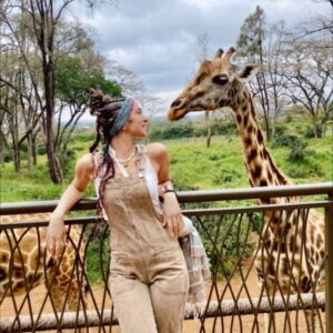 Dalia Shawky Instagram - KENYA! 🦒🦓🐅🦣🐆🌿

Here’s to making a life-long dream of mine become a reality. Beyond ecstatic to go on this adventure of a lifetime. YOLO 🥹⚡️

Swipe more to see my besties Eddie and Betty .. 
Eddie و شوفوا 
و هو بيسمع اسمه و بيسمع كلامي و يجيلي 
و قصة حبنا اللي اول صفحة اتكتبت فيها انهارده 🤭
اتهورت و عملتها.. 🙈

علاقتي بالزرافة علاقة بحبها اوي.. من و انا صغيرة ناس كتير اوي كانت بتقعد تتريق عليا و تقولي ان رقبتي شبه الزرافة.. كانوا بيقولوهالي بطريقة مش لذيذة خالص .. كبرت و حبي للزرافة كبر معايا و كتبت مرة ان نفسي اعيش اللحظة دي اني أككلهم و اني اشوفهم في الwild حاسين بالحرية و منطلقين .. و حصل. الحمد لله.. سبحانك. 

انا لو رقبتي بتشبهوها بالزرافة 
فأنا ليا الشرف بجمالهم ده و رشاقتهم دي 🦒

انهارده كان يوم ~ عمري ماهنساه في حياتي كلها. ✨