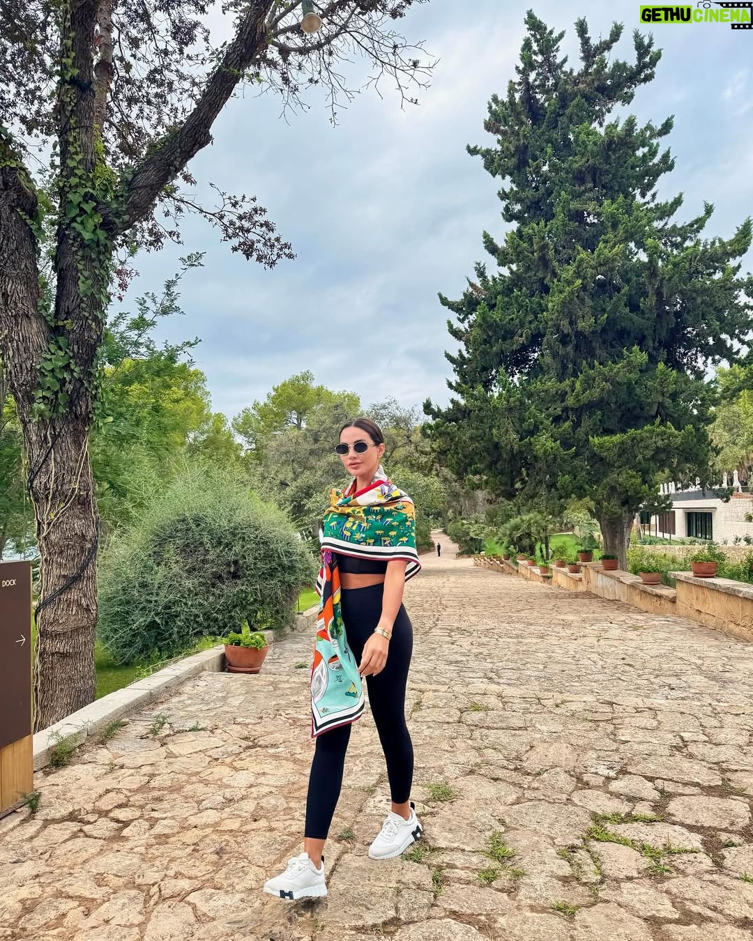 Dalida Khalil - 33.9K Likes - Capturing the magic of Mallorca 🪄
@sandyantounkhalil @mikepoladian ❤️🤍
#mallorca #mallorcaisland ##spain #memories #life #love #familytime #dalidakhalil