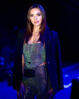 Dalida Khalil Instagram - ‏‎اليوم وأكتر من أي وقت اشتقتلّك يا لبنان.. صوت الست ماجدة وأغانيها الرائعة ردّولي ذكريات لأحلى ايام عمري عشتها ببيروت ❤️‍🩹❤️‍🩹❤️‍🩹.. ذكريات ولا شي قادر يمحيها من قلبي.. لا قصف ولا تفجير ولا ايد العدو السودا ! 
‏‎بيروت.. كنتِ وبعدك ورح تبقي دايماً “ست الدني” 💔🙏🏻🙏🏻🙏🏻.
‏@majidaelroumi @dubaicares @maherkhoukhaji 
‏@agendadubai 

‏•Styled by: @ghinwastyle @onorithelabel 
‏•💄: @linda.makeup_artist
.photo credits: @abd