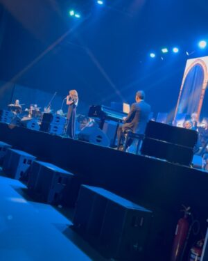 Dalida Khalil Instagram - ‏‎اليوم وأكتر من أي وقت اشتقتلّك يا لبنان.. صوت الست ماجدة وأغانيها الرائعة ردّولي ذكريات لأحلى ايام عمري عشتها ببيروت ❤️‍🩹❤️‍🩹❤️‍🩹.. ذكريات ولا شي قادر يمحيها من قلبي.. لا قصف ولا تفجير ولا ايد العدو السودا ! 
‏‎بيروت.. كنتِ وبعدك ورح تبقي دايماً “ست الدني” 💔🙏🏻🙏🏻🙏🏻.
‏@majidaelroumi @dubaicares @maherkhoukhaji 
‏@agendadubai 

‏•Styled by: @ghinwastyle @onorithelabel 
‏•💄: @linda.makeup_artist
.photo credits: @abd