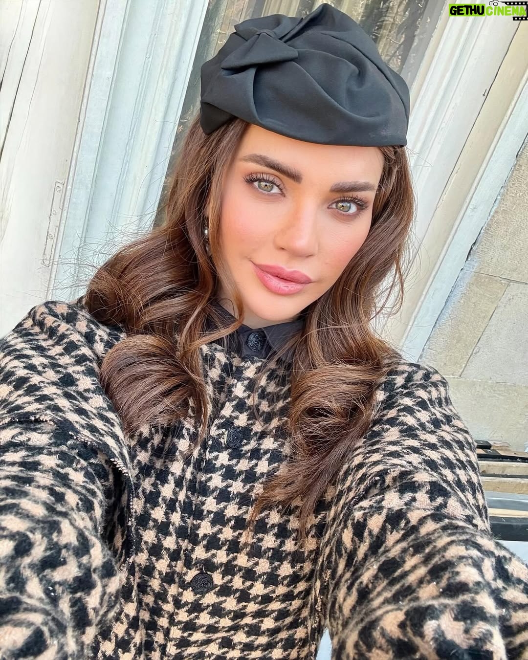 Dalida Khalil - 34.2K Likes - لأول مرة من دمشق مدينة الياسمين مع المخرج الصديق @mudaribrahim
سنوات من الحرب أغرقت هذا البلد الجميل في العنف والدمار…حمدالله انتهت الحرب 🙏🏻🙏🏻🙏🏻 والأمل بغدٍ أفضل وبالأمن والأمان في سوريا ولبنان والمنطقة العربية !
#سوريا #دمشق #الشام #داليدا_خليل