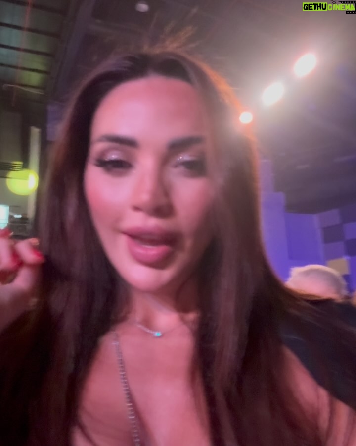 Dalida Khalil - 33.5K Likes - اليوم وأكتر من أي وقت اشتقتلّك يا لبنان.. صوت الست ماجدة وأغانيها الرائعة ردّولي ذكريات لأحلى ايام عمري عشتها ببيروت ❤️🩹❤️🩹❤️🩹.. ذكريات ولا شي قادر يمحيها من قلبي.. لا قصف ولا تفجير ولا ايد العدو السودا !
بيروت.. كنتِ وبعدك ورح تبقي دايماً “ست الدني” 💔🙏🏻🙏🏻🙏🏻.
@majidaelroumi @dubaicares @maherkhoukhaji
@agendadubai
•Styled by: @ghinwastyle @onorithelabel
•💄: @linda.makeup_artist
.photo credits: @abd