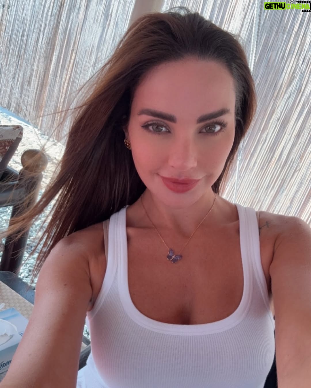Dalida Khalil - 145.5K Likes - * “Into the desert I go, to lose my mind and find my soul.”
#desert #desertlife #desertsafari #dubai #dalidakhalil