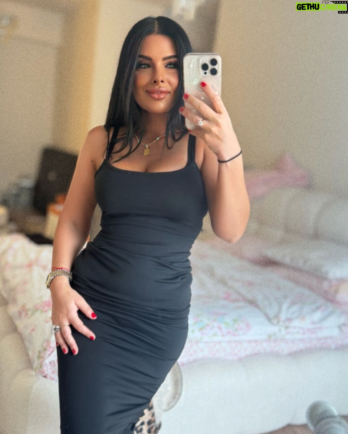 Damla Ersubaşı - 11.8K Likes - Hayat küçük mutluluklardan oluşur🪽