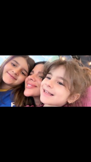 Damla Ersubaşı Instagram - Fotoğraf çekmek istedi minik 🐰😍